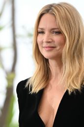 Virginie Efira    Don Juan  Photocall in Cannes 05 22 2022   - 35