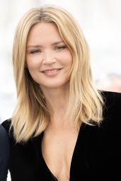 Virginie Efira    Don Juan  Photocall in Cannes 05 22 2022   - 60