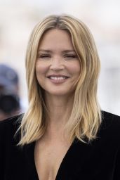 Virginie Efira    Don Juan  Photocall in Cannes 05 22 2022   - 99