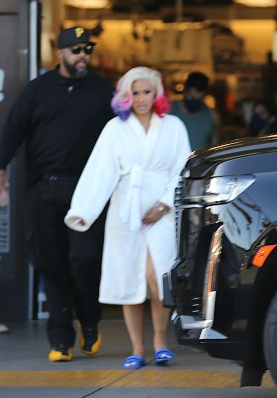 Cardi B - Leaving a Grocery Store in Hollywood 06/05/2022
