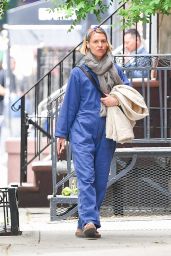 Claire Danes on a Stroll in NY 06 05 2022   - 27