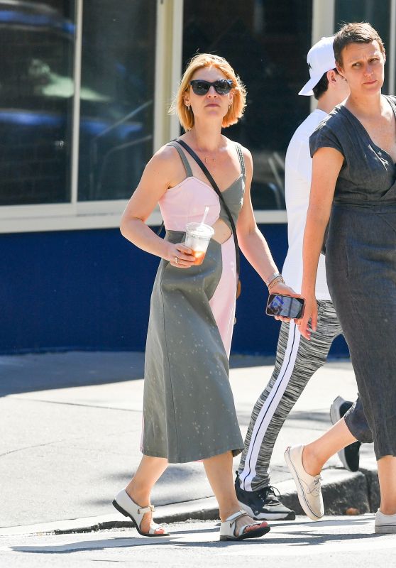 Claire Danes - Out in New York 06/08/2022