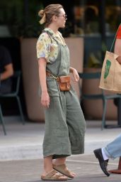 Elizabeth Olsen - Shopping at Whole Foods in Los Angeles 06/22/2022