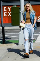 Gigi Hadid - Out in New York 06/24/2022