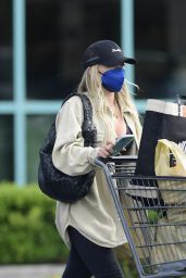 Hilary Duff - Grocery Shopping in Los Angeles 06/09/2022