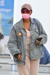 Jennifer Hudson   Catching a Flight Out of NYC 06 15 2022   - 56