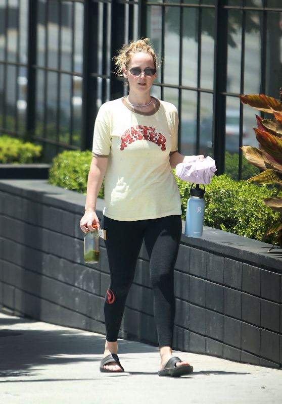 Jennifer Lawrence   Out in Century City 06 16 2022   - 12