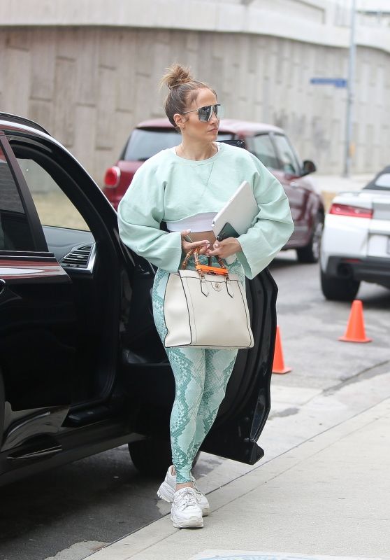 Jennifer Lopez - Arriving at a Dance Studio in Brentwood 06/04/2022