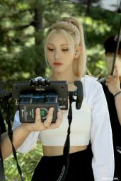 Jeon Somi   Promo Photoshoot for Samsung Behind the Scenes 2021   - 45