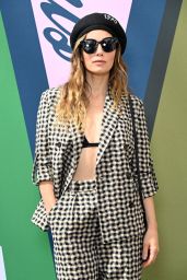 Jessica Biel – Kenzo Menswear Show at Paris Fashion Week 06/26/2022