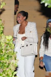 Jordyn Woods With Her Mom Elizabeth Woods and Sister Jodie Woods at Nobu in Malibu 06 07 2022   - 40