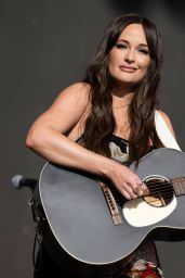 Kacey Musgraves – Performs at Glastonbury Music Festival 06/26/2022