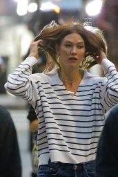 Karlie Kloss - Out in New York 06/01/2022
