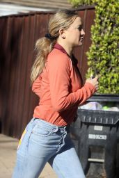 Kate Hudson Street Style - Brentwood 06/13/2022