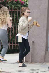 Kate Mara   Picks Up Some Coffee To Go in Los Feliz 06 04 2022   - 65