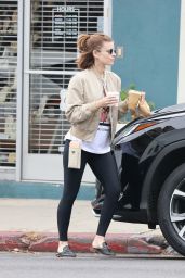 Kate Mara   Picks Up Some Coffee To Go in Los Feliz 06 04 2022   - 63