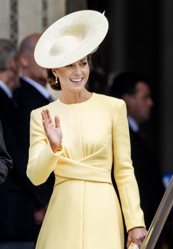 Kate Middleton Style, Clothes, Outfits and Fashion • CelebMafia