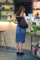 Kendall Jenner Wears a Jean Skirt at Earthbar in West Hollywood 06/27/2022