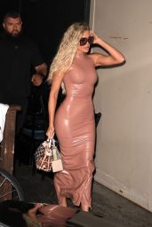 Khloe Kardashian Night Out Style - West Hollywood 06/02/2022