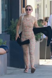 Kristen Bell at Studio Metamorphosis Pilates Studio in LA 06 07 2022   - 44