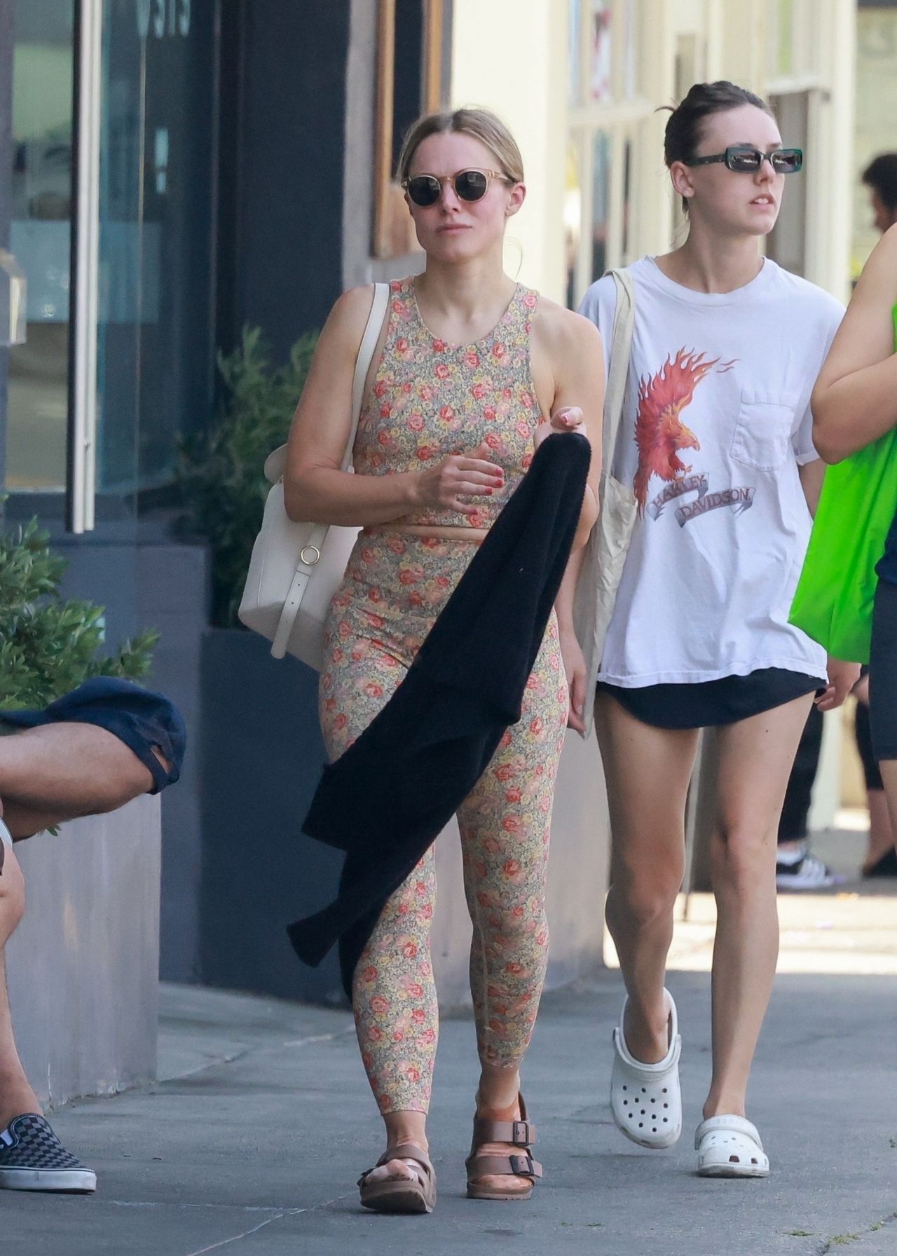 Kristen Bell at Studio Metamorphosis Pilates Studio in LA 06/07/2022