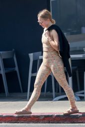 Kristen Bell at Studio Metamorphosis Pilates Studio in LA 06 07 2022   - 62