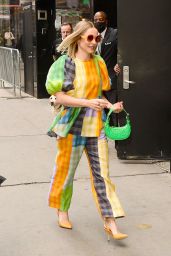 Kristen Bell - Outside GMA in NYC 06/20/2022