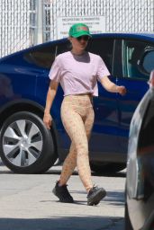 Kristen Bell Wears a Pair of Floral Leggings - Los Feliz 06/06/2022