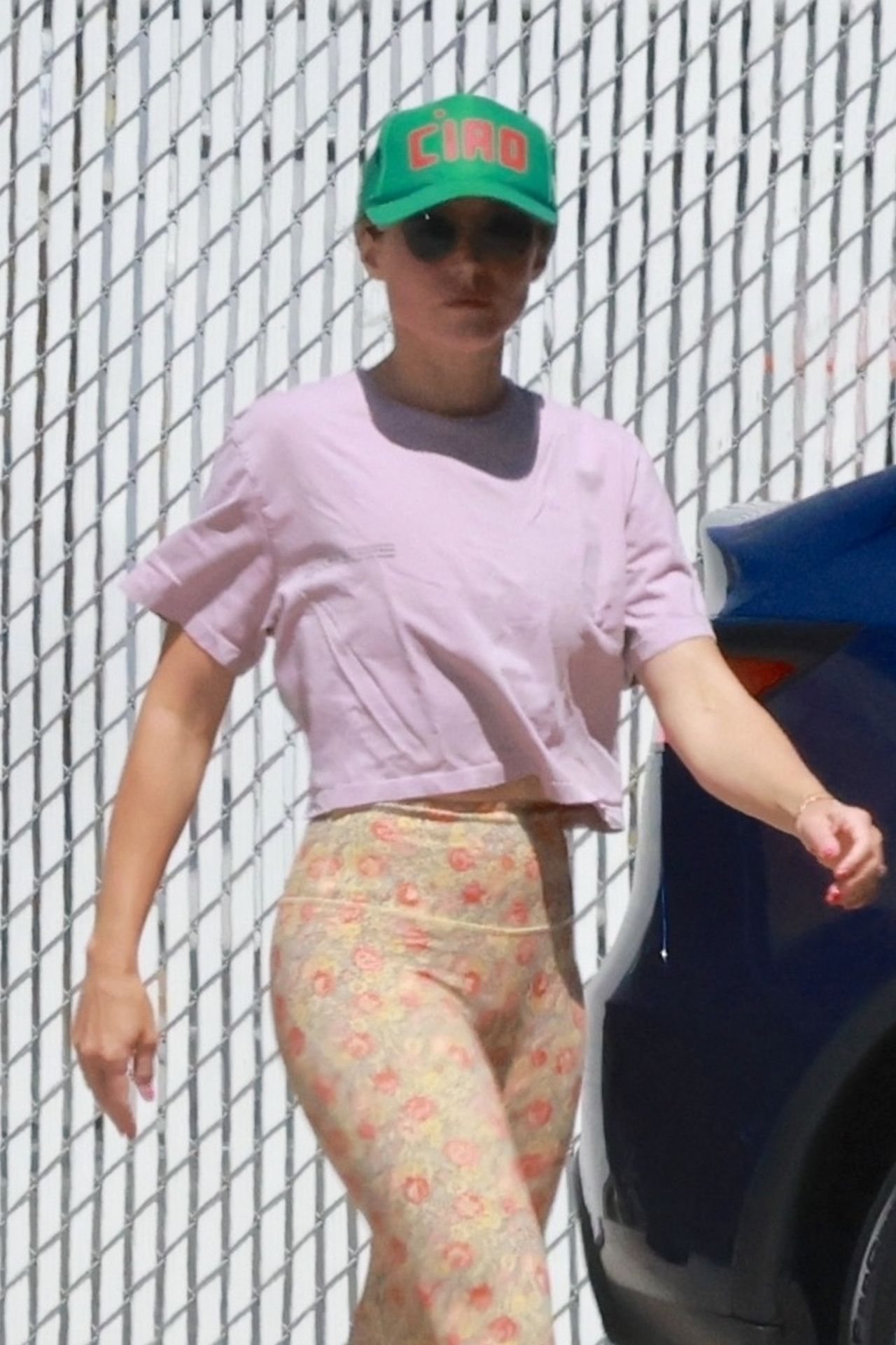 kristen bell wears a floral crop top and jeans while out shopping with her  mother in los feliz, california-070522_7