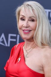 Linda Thompson – 48th Annual AFI Life Achievement Award Honoring Julie Andrews in Hollywood 06/09/2022