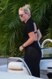 Lindsey Vonn in the Bay of Miami Beach 06/13/2022