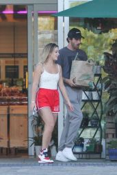 Madelyn Cline and Jackson Guthy - Grocery Shopping in Malibu 06/26/2022
