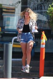 Madelyn Cline   Leggy in Denim Shorts in Malibu 06 01 2022   - 66