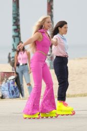 Margot Robbie Wearing Roller Skates - "Barbie" Set in Venice Beach 06/27/2022