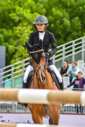 Mary Kate Olsen   Longines Paris Eiffel Jumping 06 25 2022   - 95