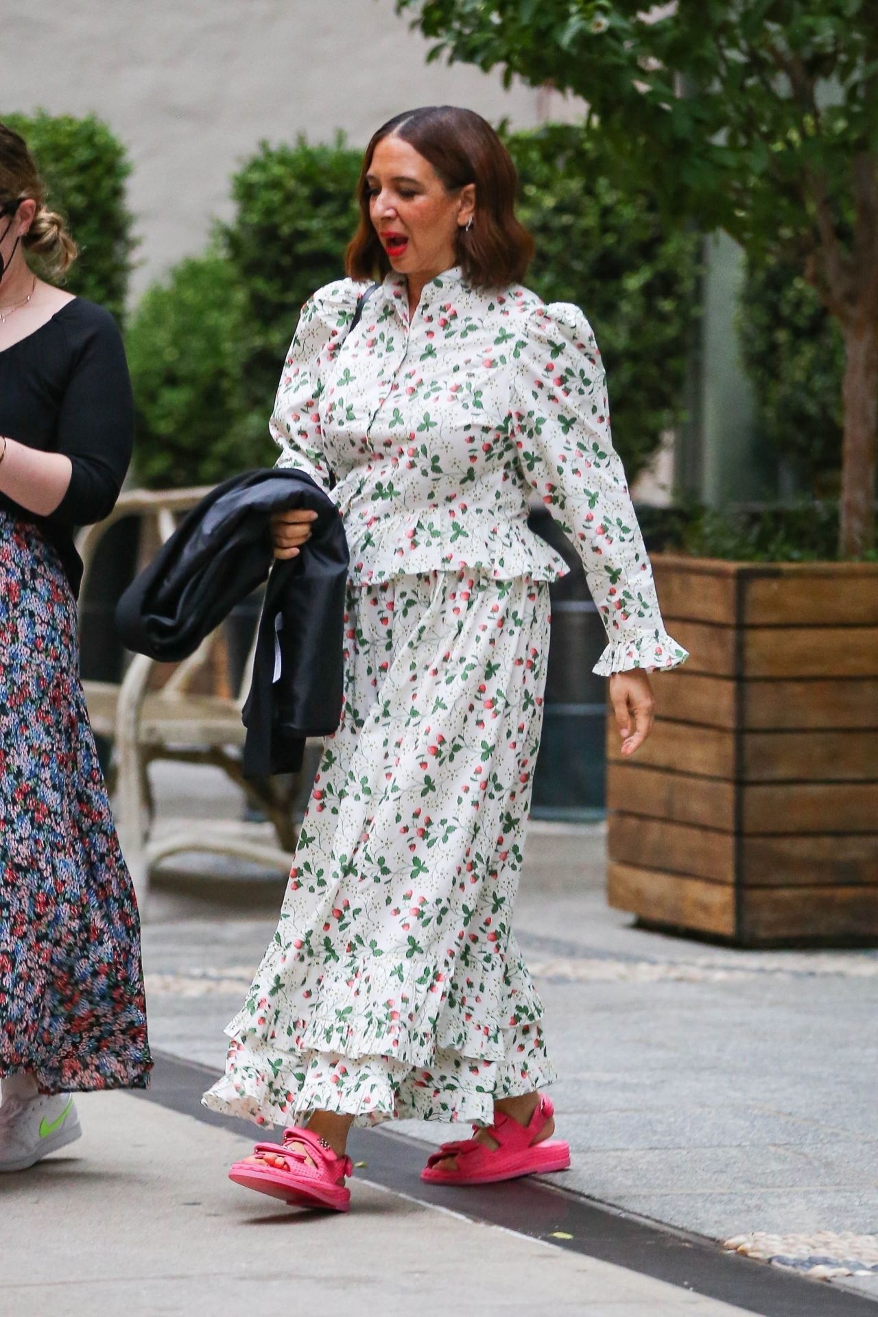 Maya Rudolph in a Floral Dress and Pink Velcro Straps Summer Sports