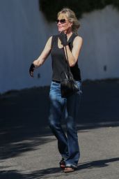 Melanie Griffith   House Hunting in Los Angeles 06 21 2022   - 62