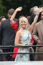 Nicole Scherzinger and Holly Willoughby on an Open Top Bus at the Platinum Jubilee Pageant in London 06/05/2022