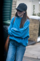 Phoebe Dynevor in Casual Outfit - Shopping in North London 06/06/2022