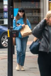 Phoebe Dynevor in Casual Outfit - Shopping in North London 06/06/2022