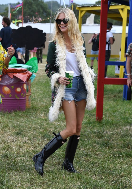 Poppy Delevingne at the Glastonbury Festival 06 24 2022   - 93