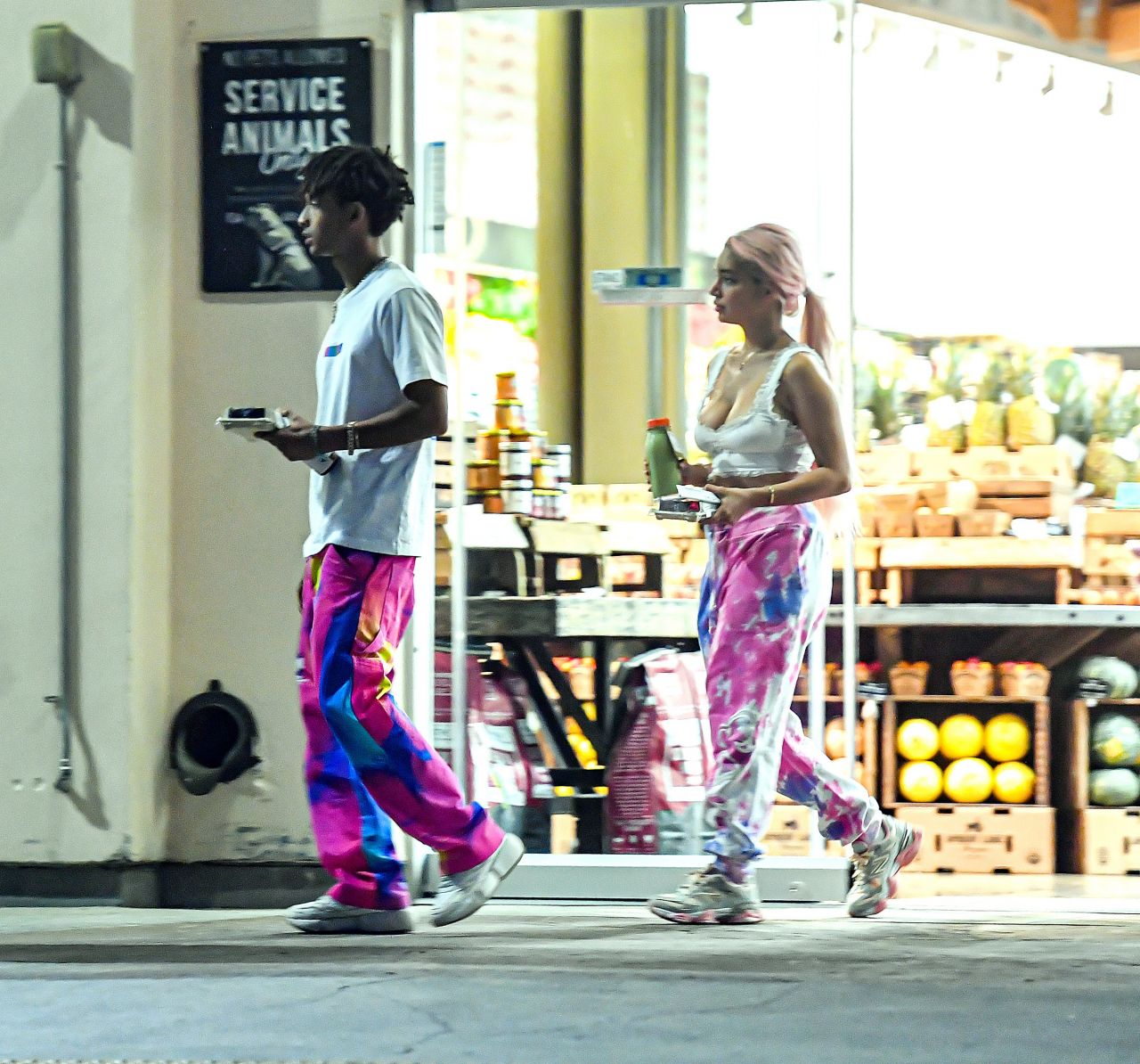 Sab Zada - Grocery Shopping at Erewhon in Calabasas 06/22/2022 • CelebMafia