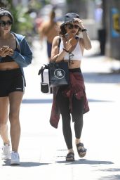 Sarah Hyland - Out in Los Angeles 06/11/2022