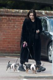 Shona McGarty at Pets at Home in Stevenage 06/04/2022