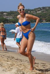 Sylvie Meis - Beach in Saint Tropez 06/27/2022