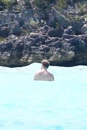 Taylor Swift and Joe Alwyn in Turks and Caicos 06/21/2022