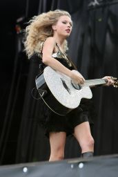 Taylor Swift - V Festival 2009