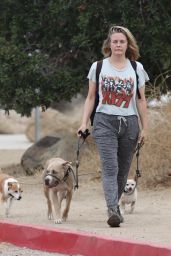 Alicia Silverstone - Hike in Hollywood Hills 07/24/2022