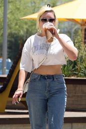 Amanda Bynes at Starbucks in LA 07/01/2022