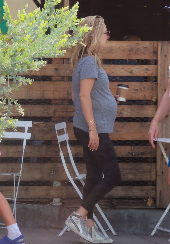 Becki Newton at All Time Restaurant in Los Feliz 07/25/2022